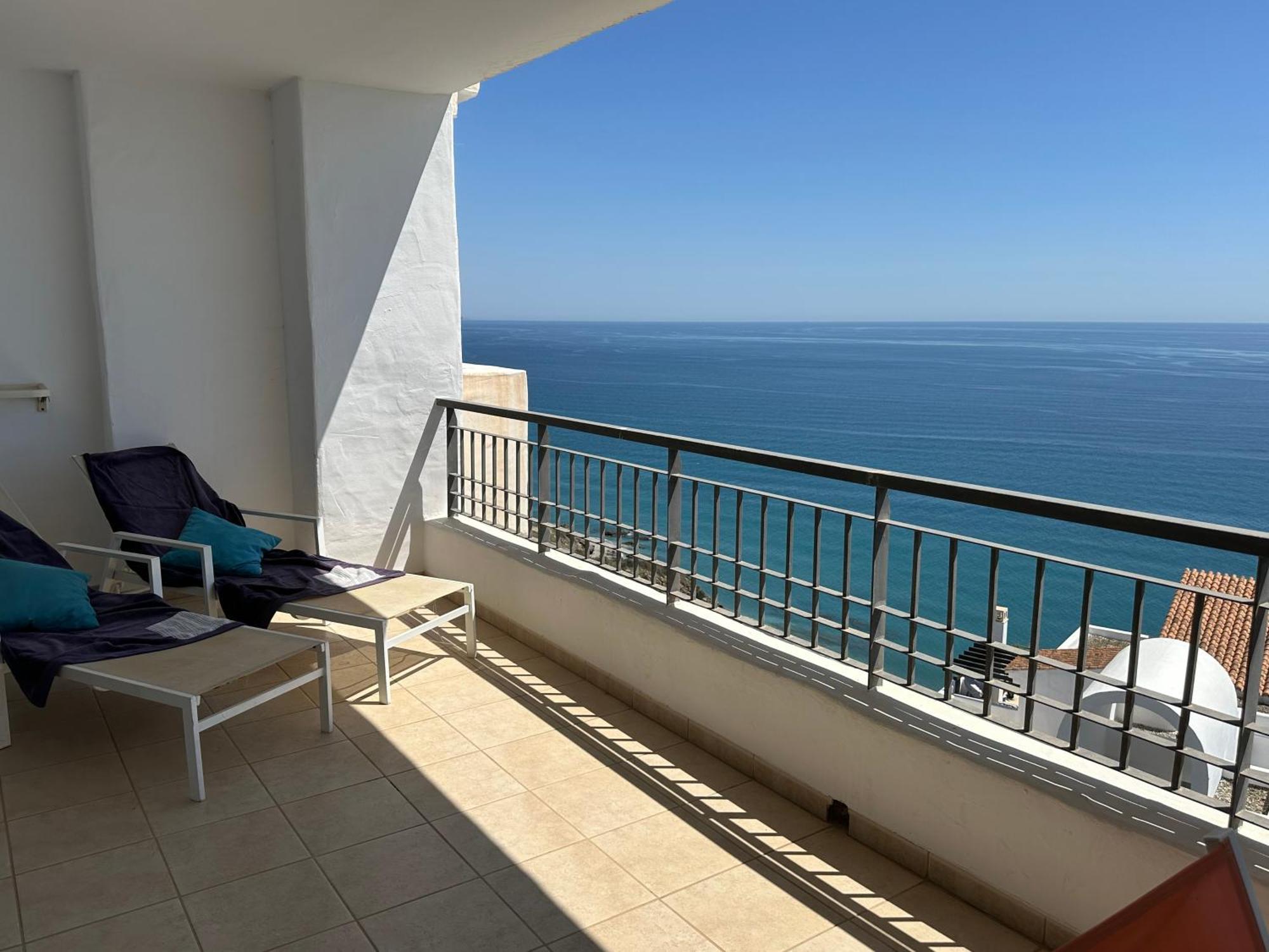 Apartamento Frente Al Mar Con Parking Privado Torrox Exterior photo